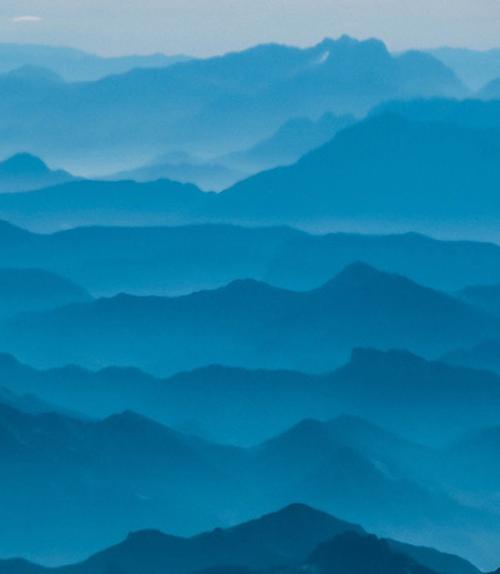  Blue mountains recede into the distance